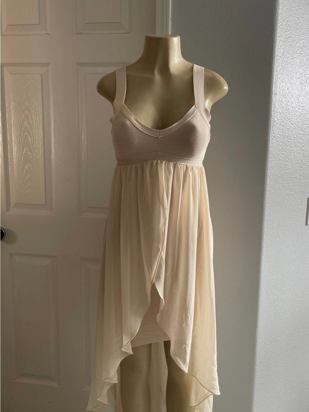Bebe size S Women's Cream High-Low Summer Dress